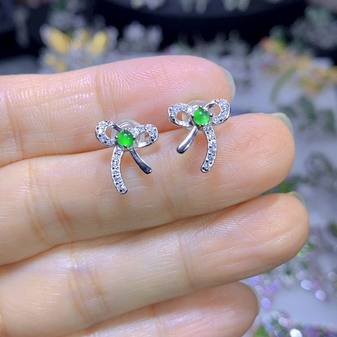 翡翠颈饰银S925镶嵌天然翡翠