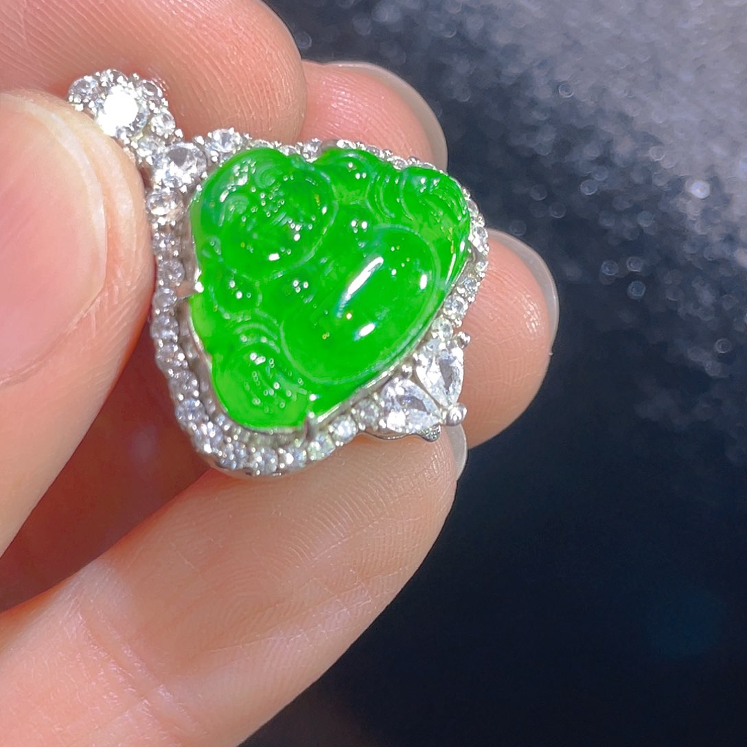 翡翠颈饰银S925镶嵌翡翠