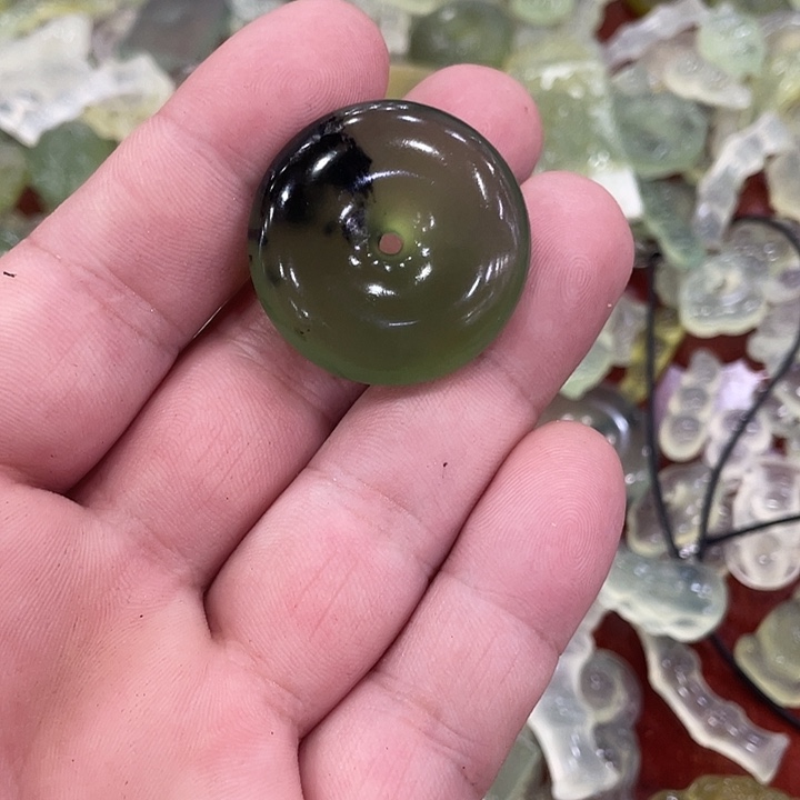 合金蛇纹石玉颈饰