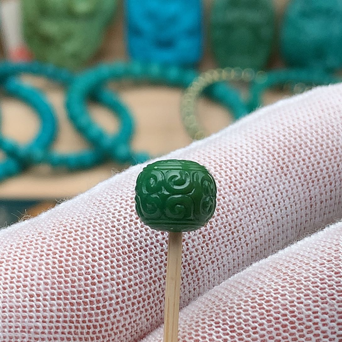 绿松石未镶嵌颈饰