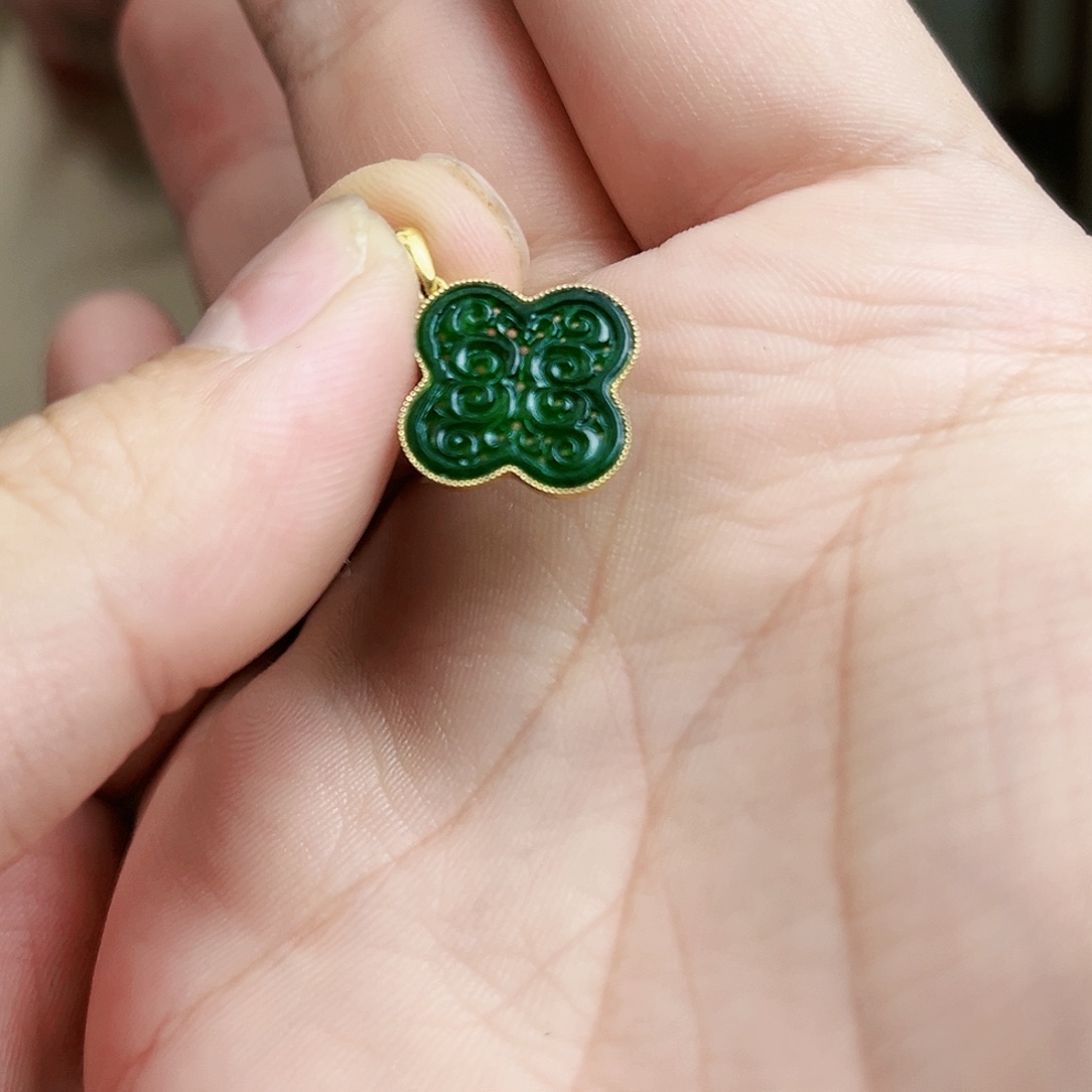 翡翠颈饰18K金镶嵌吊坠