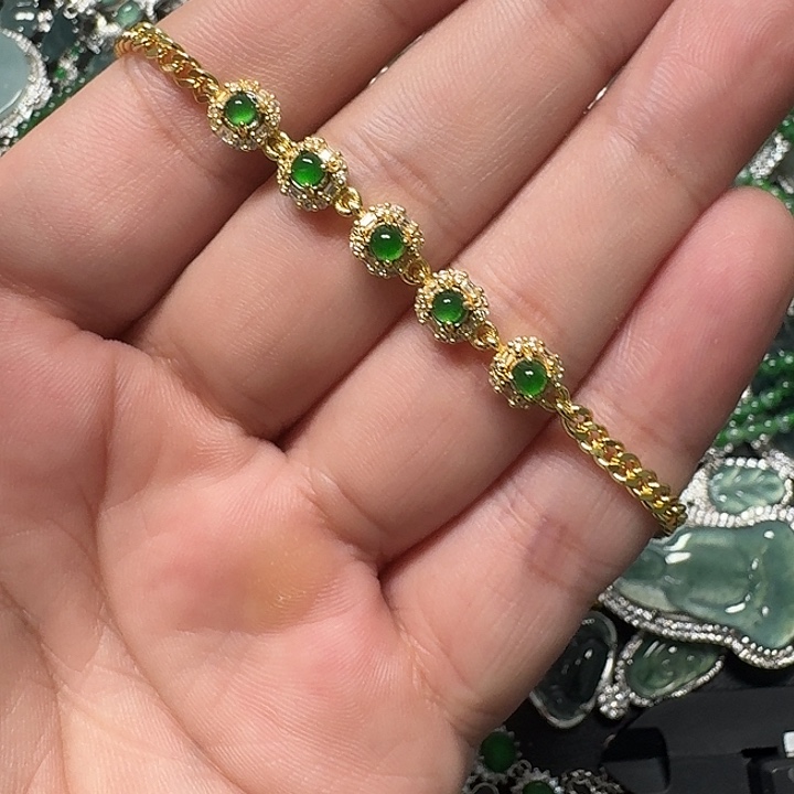 翡翠未镶嵌颈饰天然A货翡翠放漏