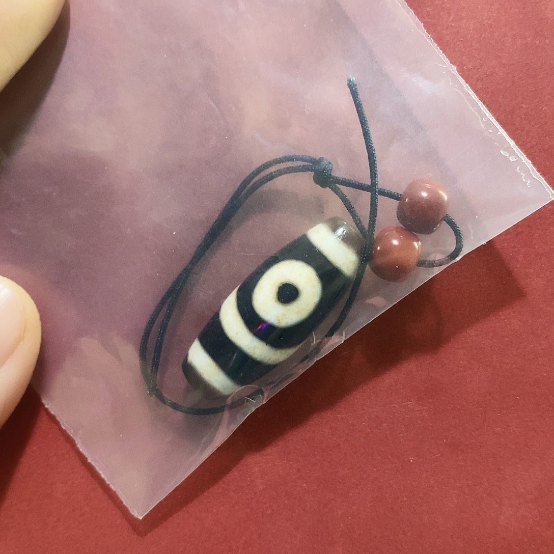 陈***玛瑙/玉髓未镶嵌颈饰行运臻品顶料彩虹二眼