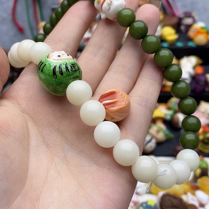 非金属手串和配饰一起