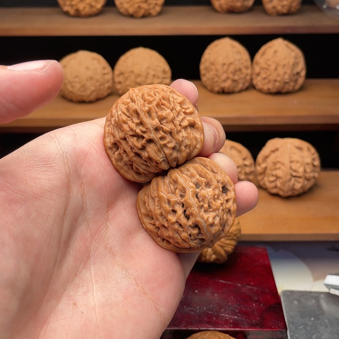 文玩核桃把件湛*丶40边肚毕业四座楼