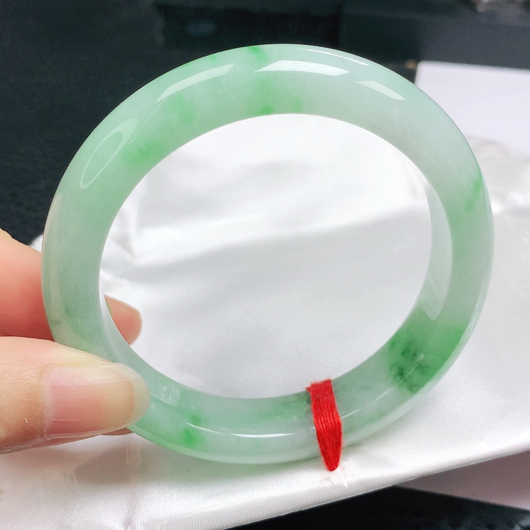 翡翠手镯未镶嵌正