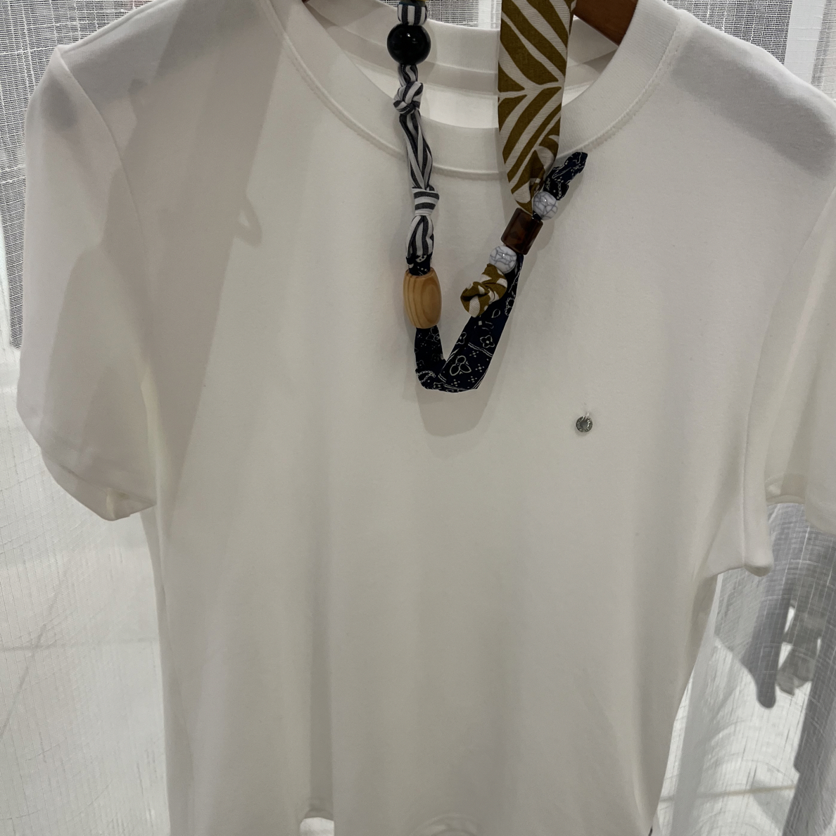 【门店同款】 秋季“城市与旷野”丝巾百搭T恤164899358