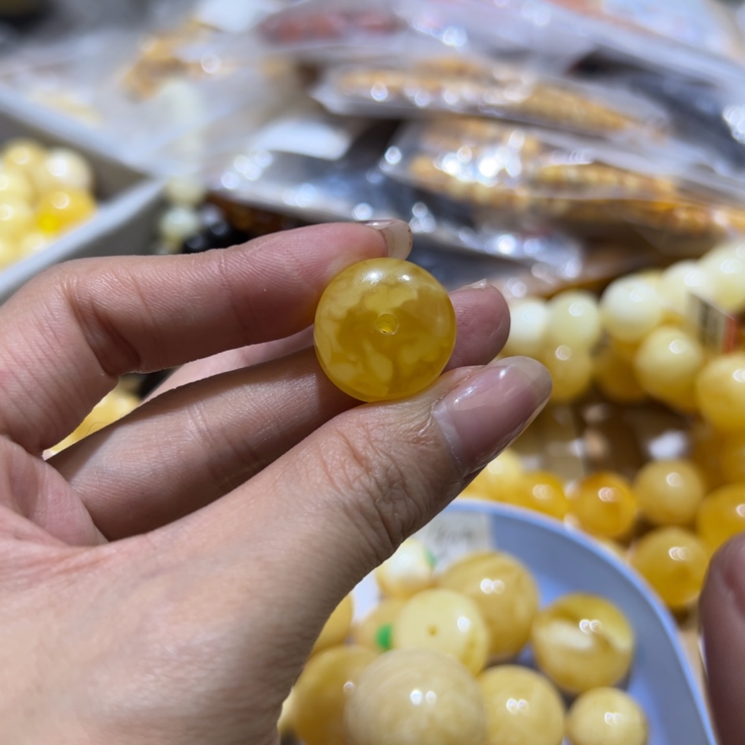 琥珀珠宝奇石未镶嵌
