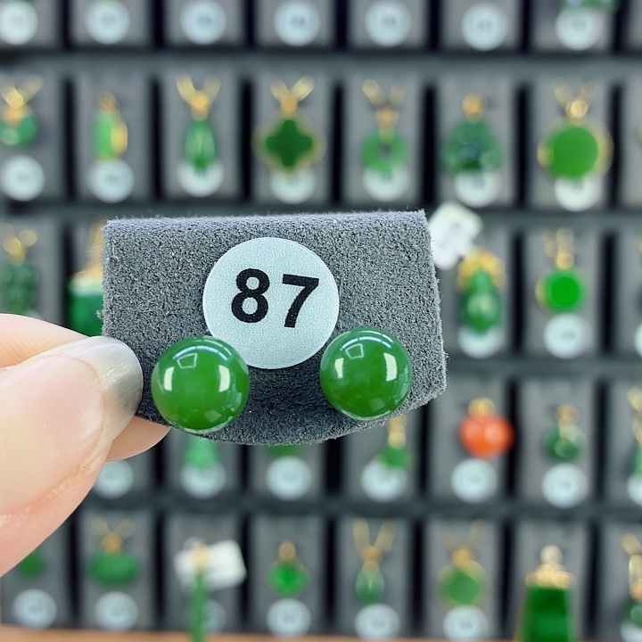 和田玉18K金镶嵌耳饰