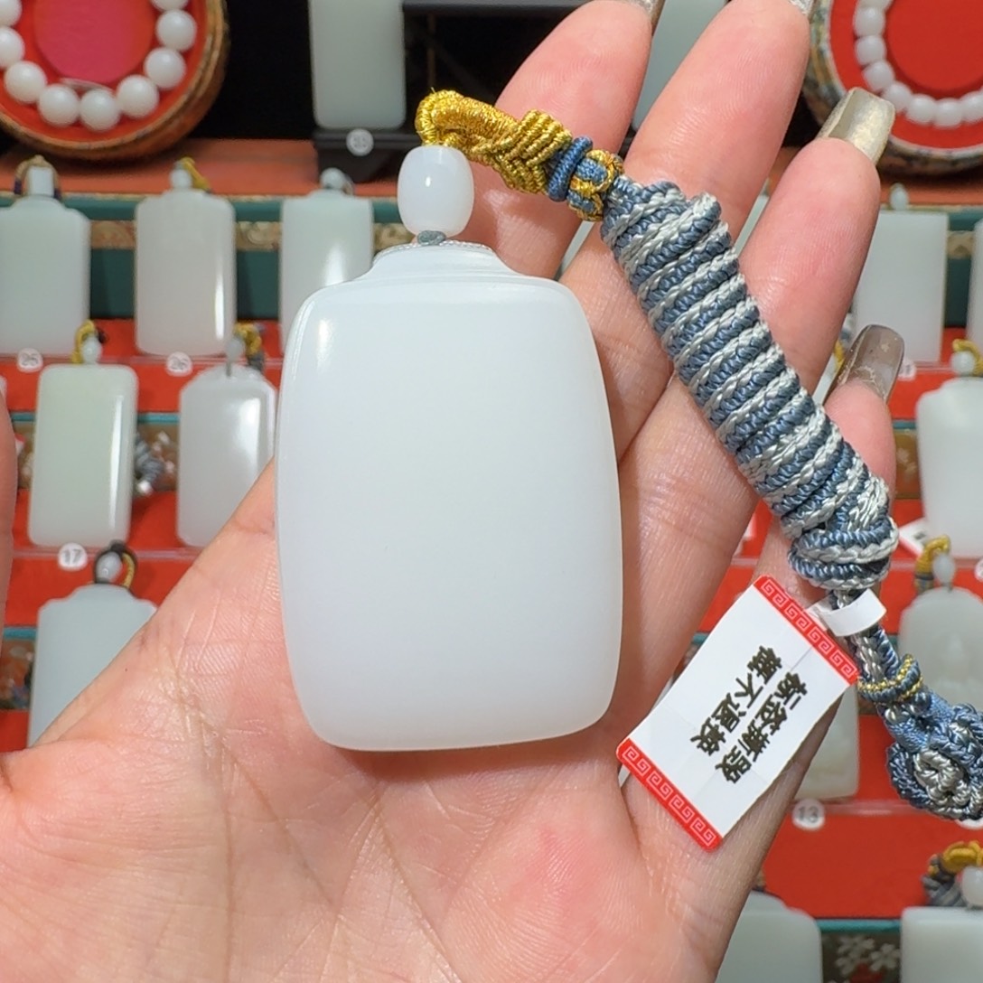 清***生和田玉未镶嵌颈饰