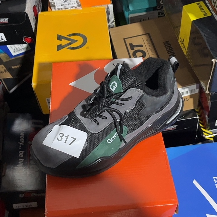 38尺码编号317劳保鞋