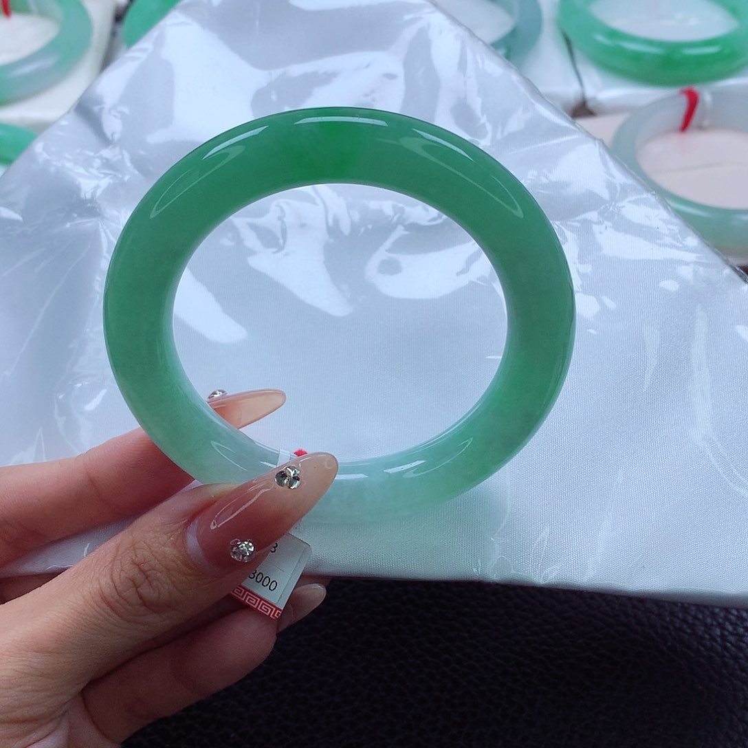 翡翠手镯未镶嵌55.56.57