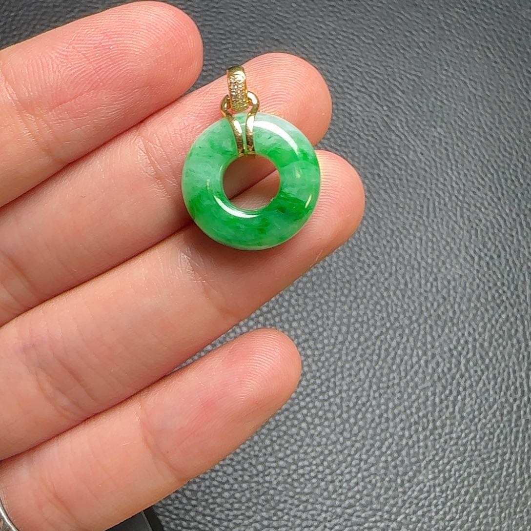 翡翠颈饰18K金镶嵌翡翠