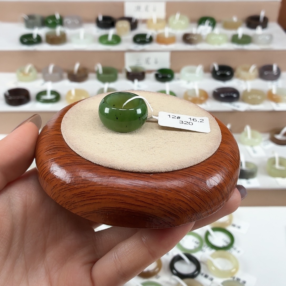 和田玉未镶嵌戒指内径16.2