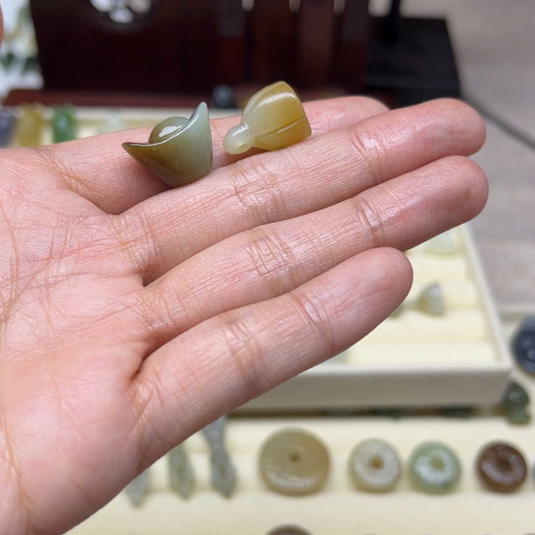 大***慧和田玉未镶嵌珠宝半成品