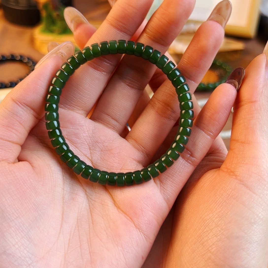 有***森和田玉未镶嵌手串