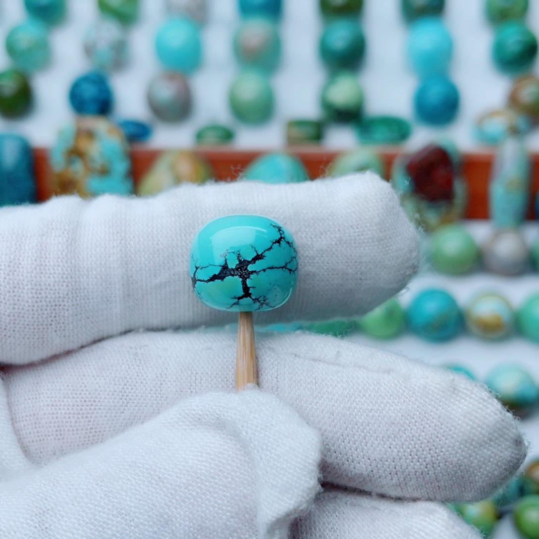 未镶嵌绿松石珠宝奇石