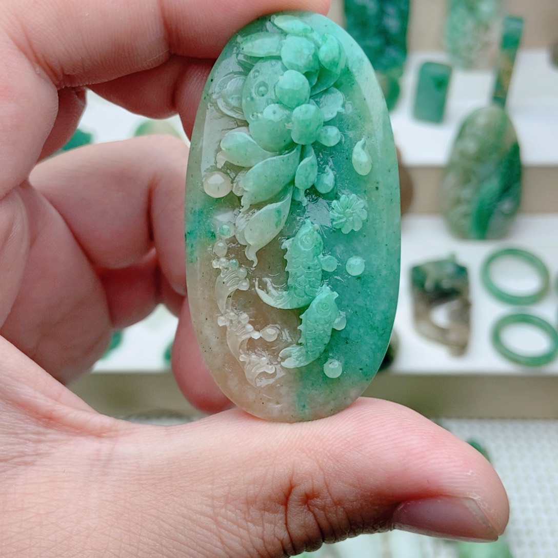 独山玉未镶嵌挂件