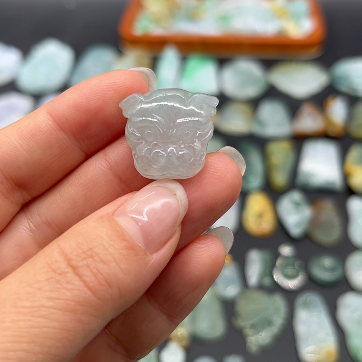 【闪购商品】翡翠颈饰未镶嵌兽头