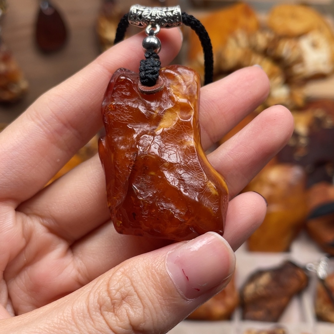 琥珀未镶嵌珠宝奇石