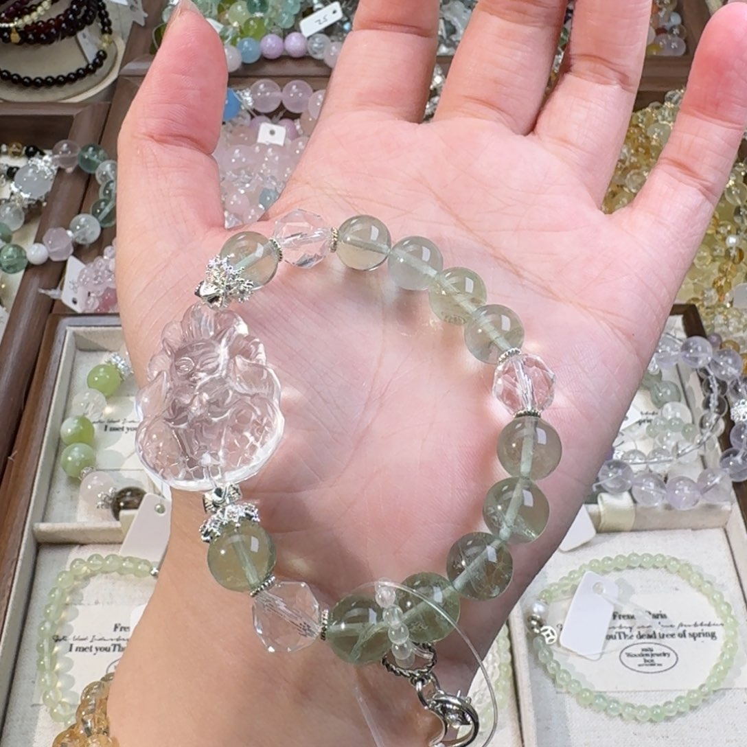 水晶手串未镶嵌绿莹石