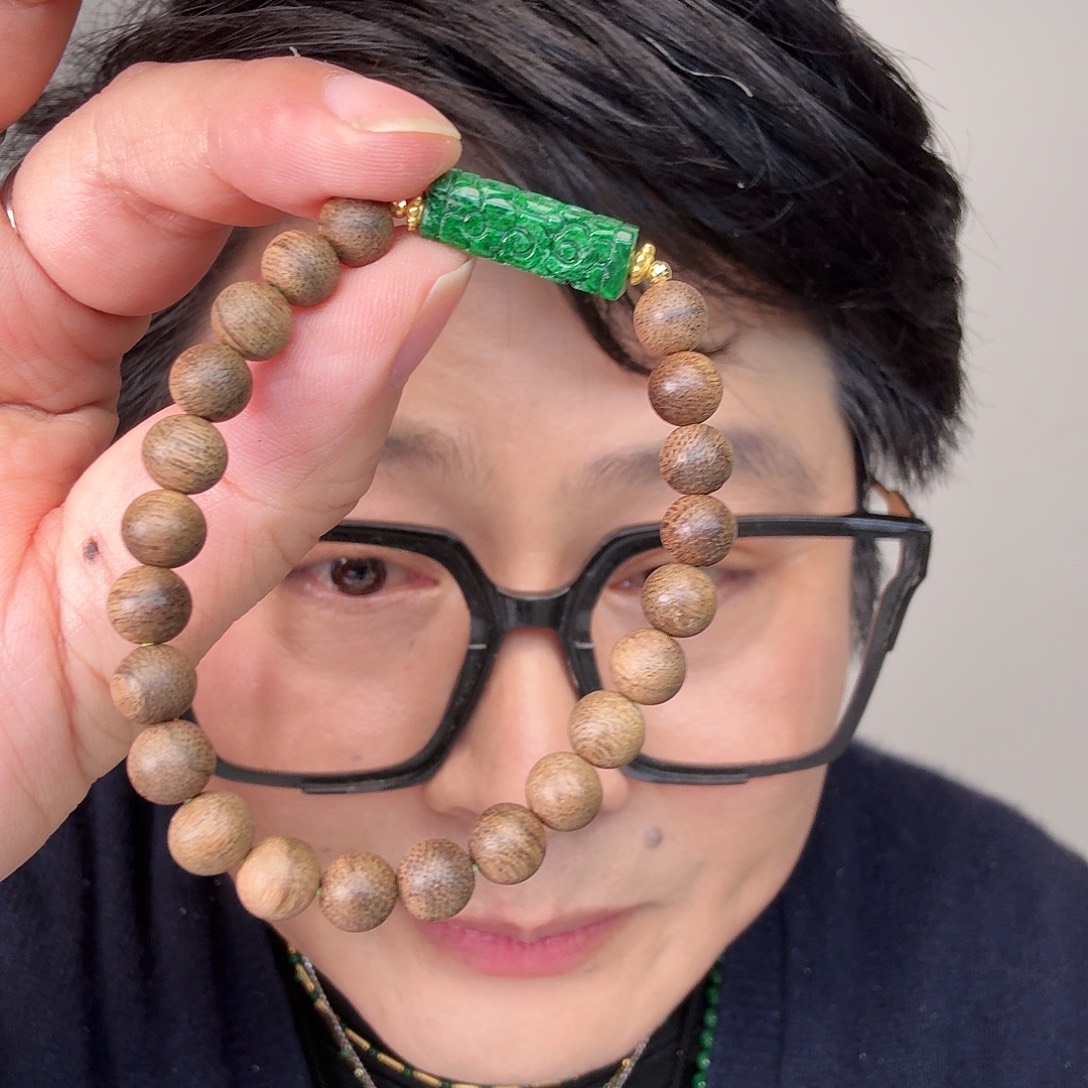 翡翠18K金镶嵌颈饰一件