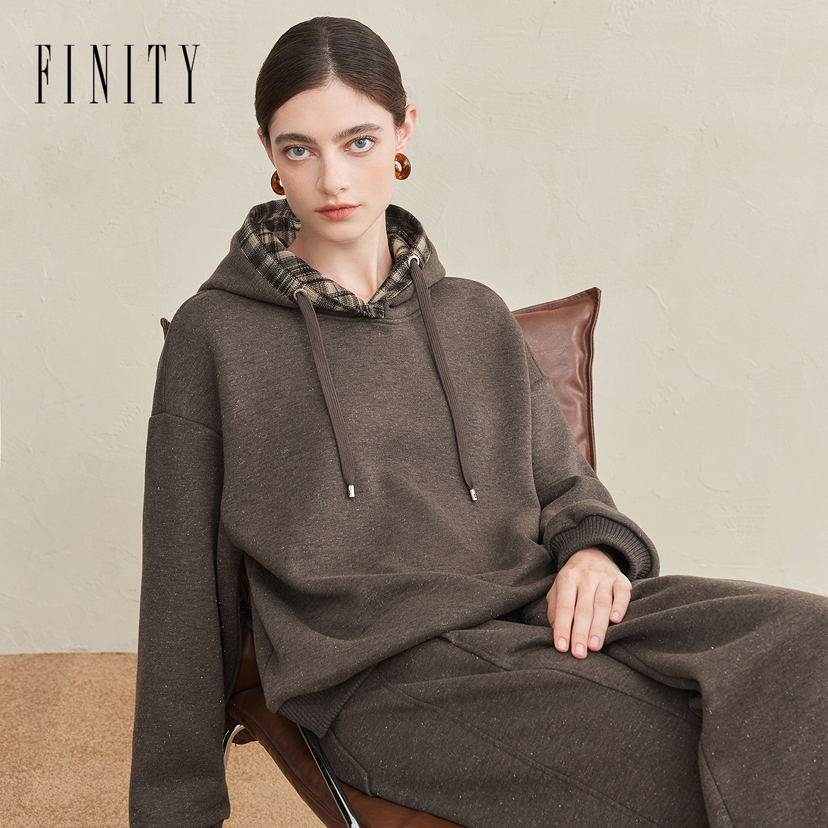 FINITY 卫衣绒衫25年冬季新款简约连帽咖啡色百搭上衣 F21Y9D27E2