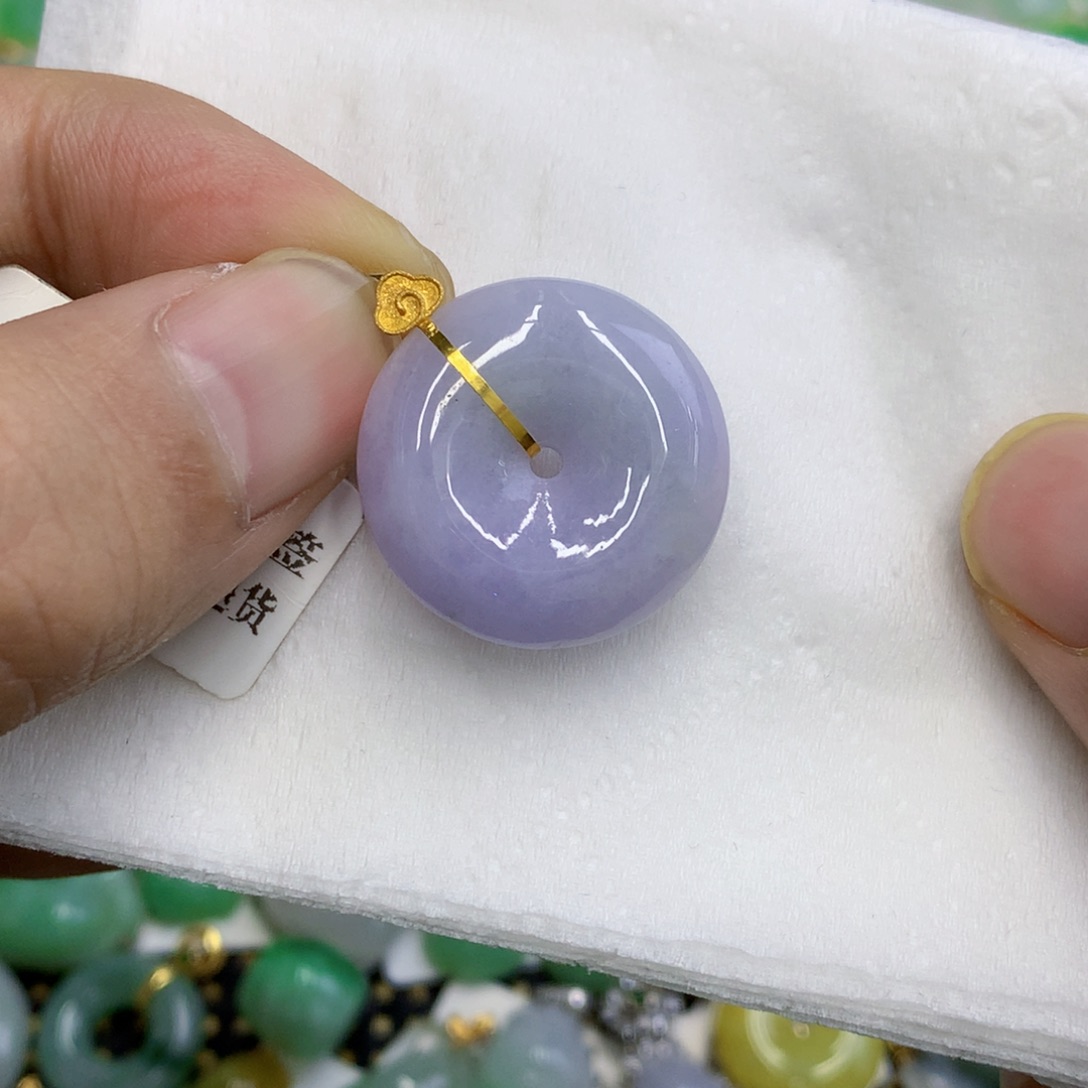 翡翠18K金镶嵌颈饰翡翠