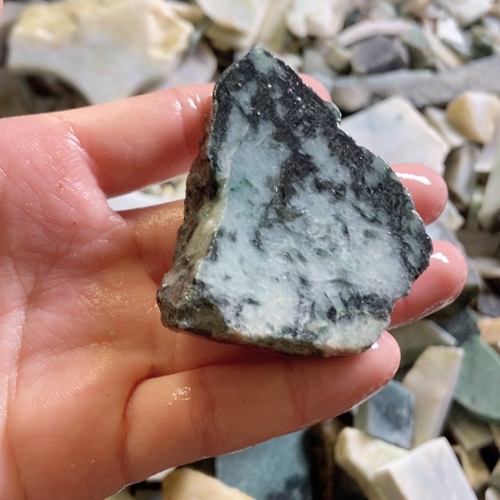 翡翠颈饰未镶嵌天然翡翠