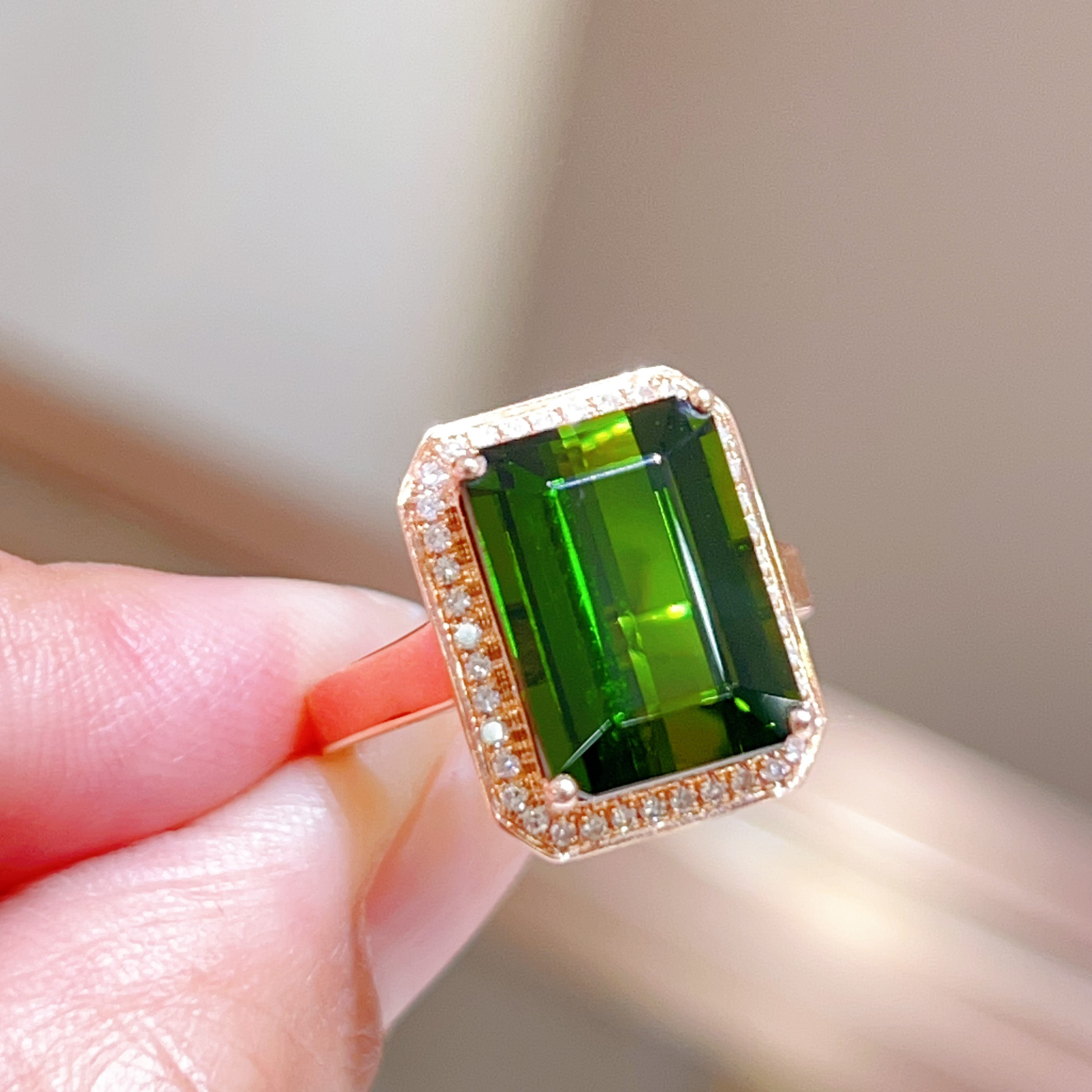 7.52ct 18k金镶嵌碧玺戒指 6580
