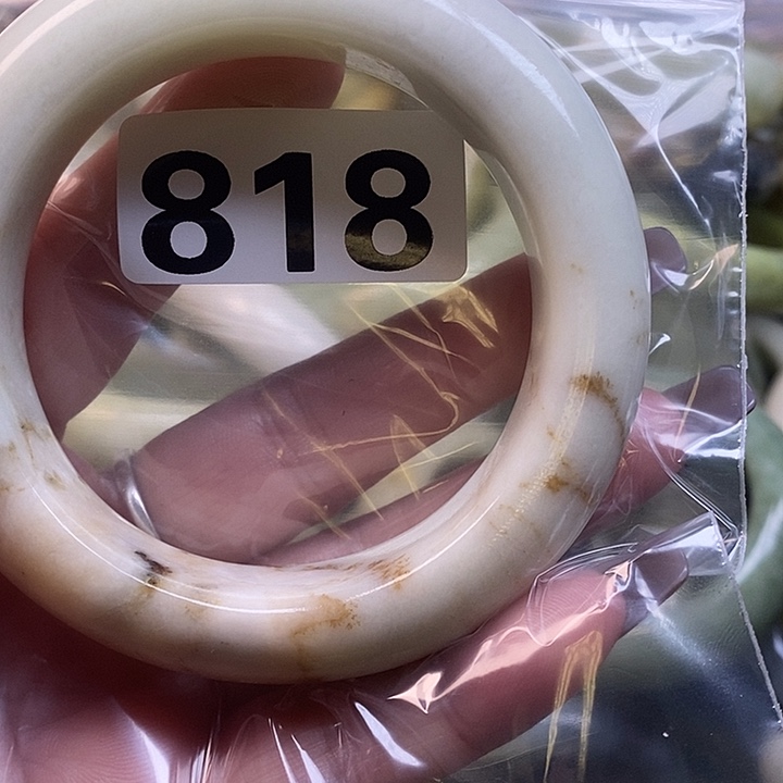 多***菜蛇纹石玉未镶嵌手镯