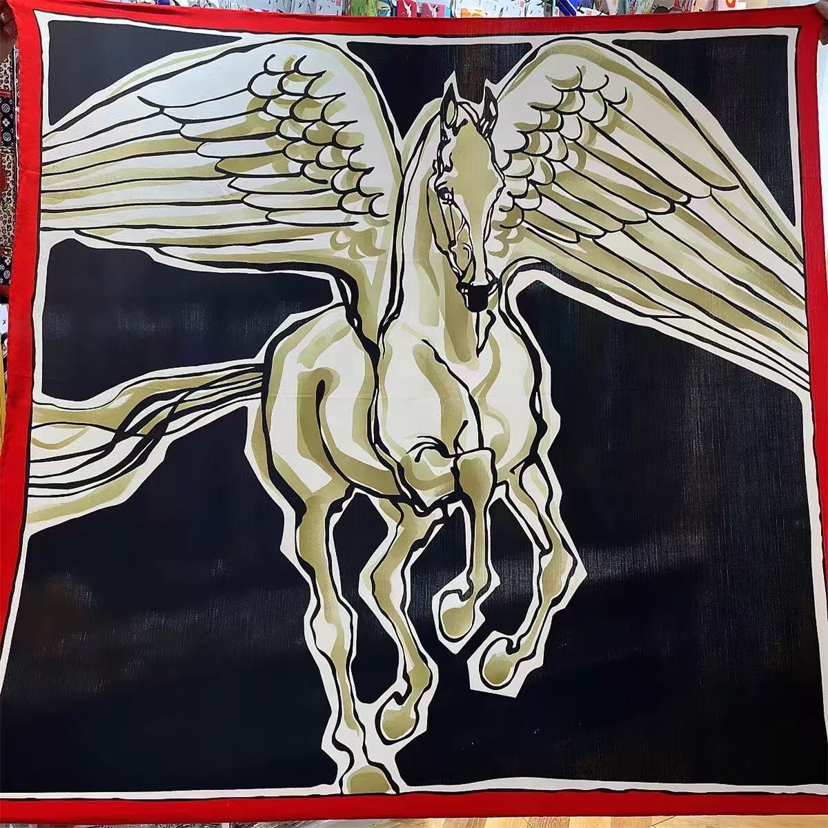 【自由飞马】围巾时尚休闲高品质潮酷圆领经典金色130*130   2032