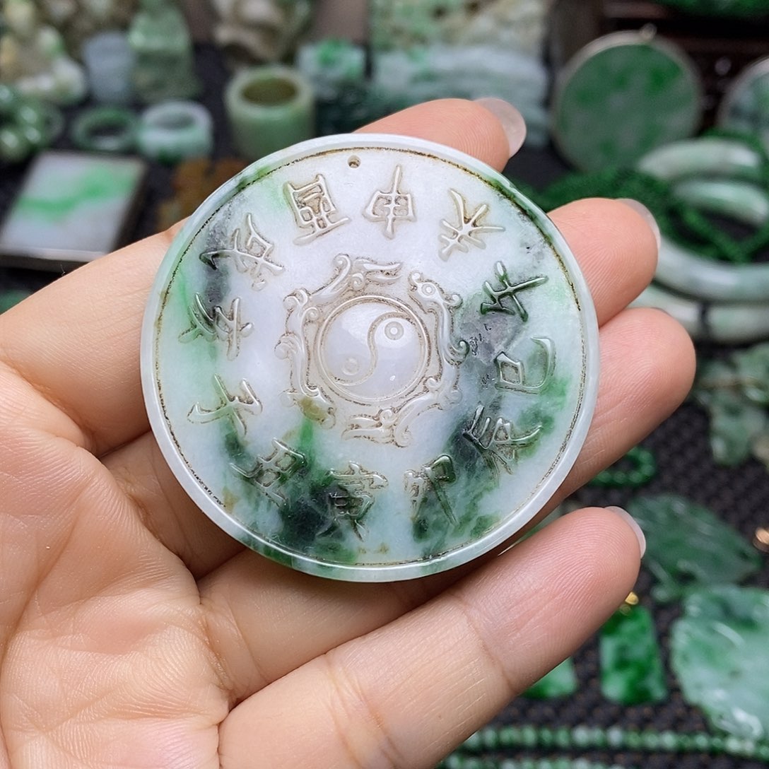 翡翠挂件未镶嵌缅甸天然翡翠八挂图