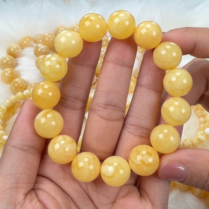 琥珀未镶嵌手链23.9克