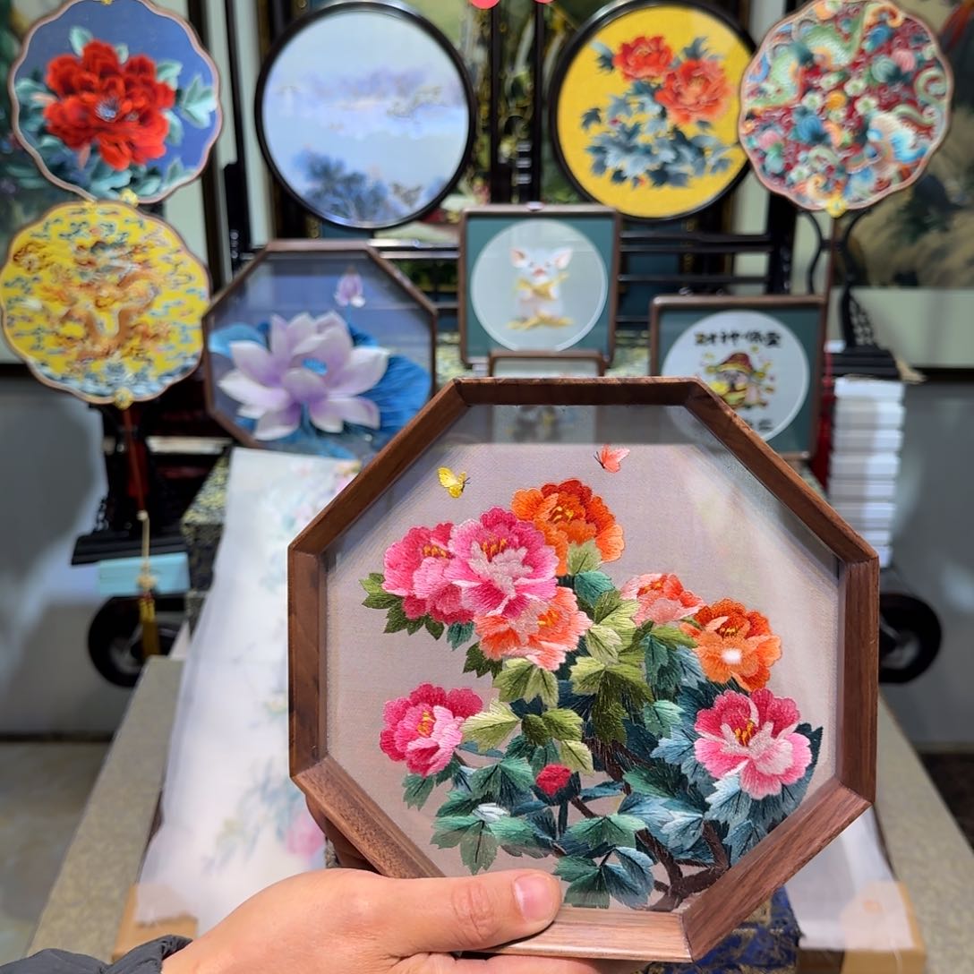 刺绣刺绣工艺精湛