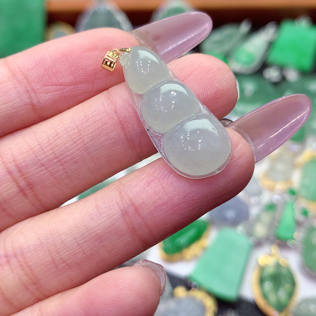 翡翠吊坠(赠链)18K金镶嵌