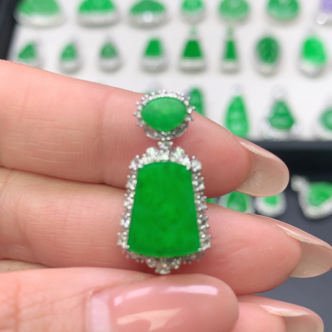 翡翠18K金镶嵌吊坠(不含链)