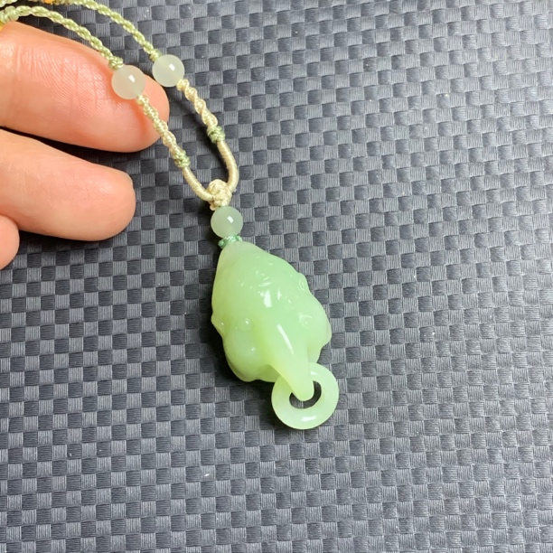 和田玉翠青象神吊坠（后面会有些白点）