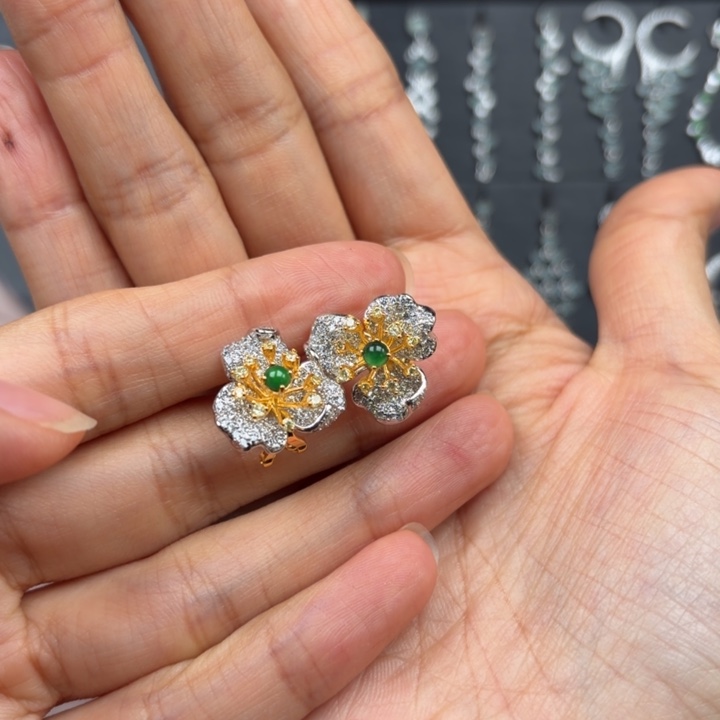 用***1翡翠银S925镶嵌耳饰