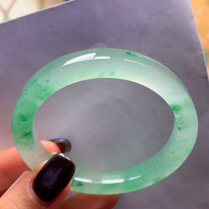 石英质玉未镶嵌手镯