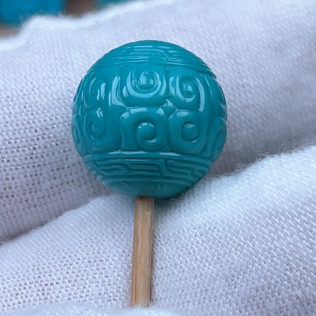 正***桃绿松石未镶嵌颈饰