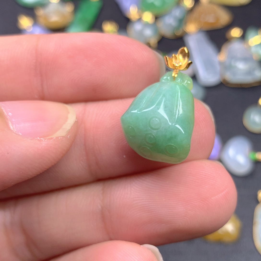 【闪购商品】颈饰18K金镶嵌翡翠琳*酱翡翠