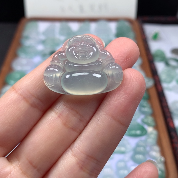 颈饰未镶嵌翡翠冰种佛公