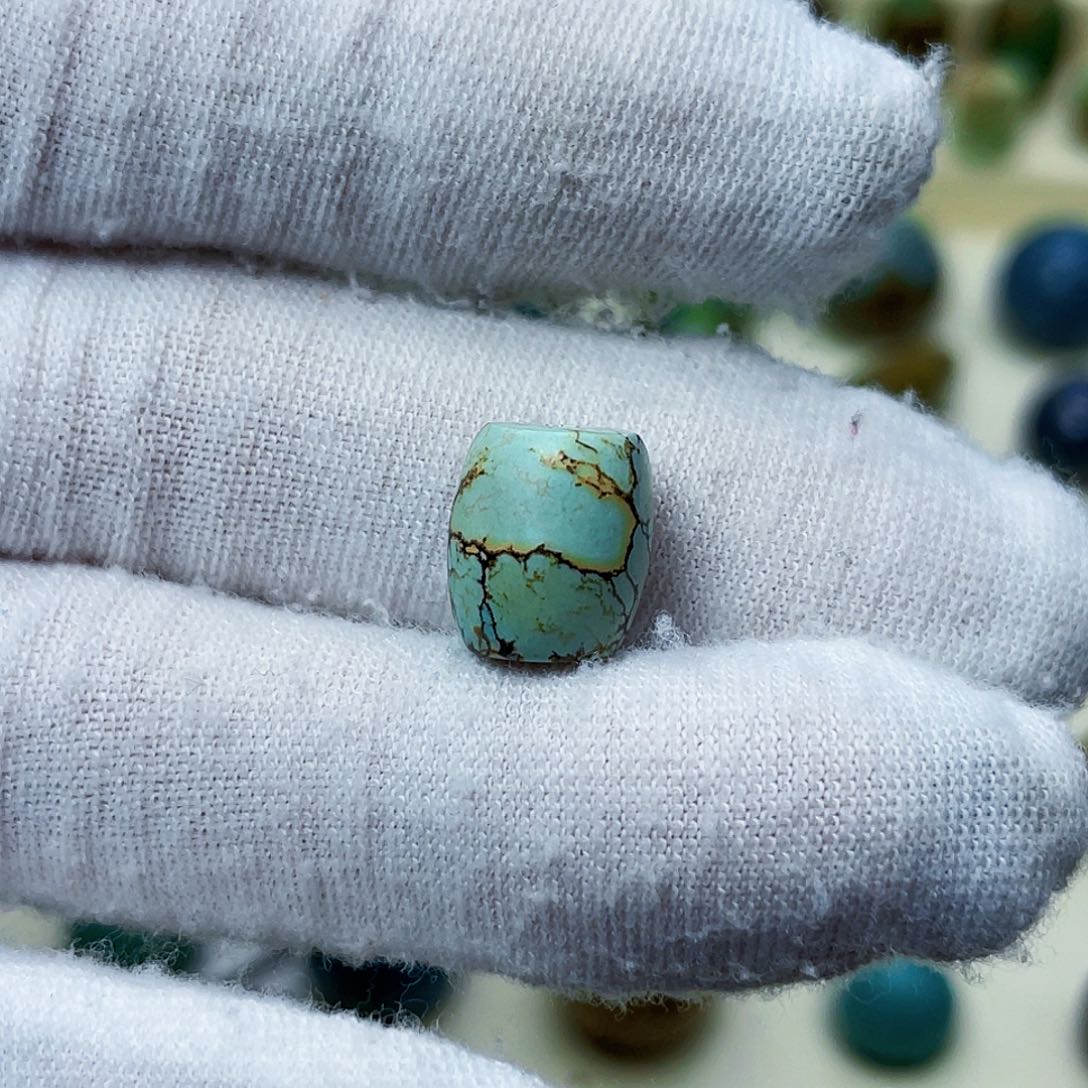 绿松石颈饰未镶嵌