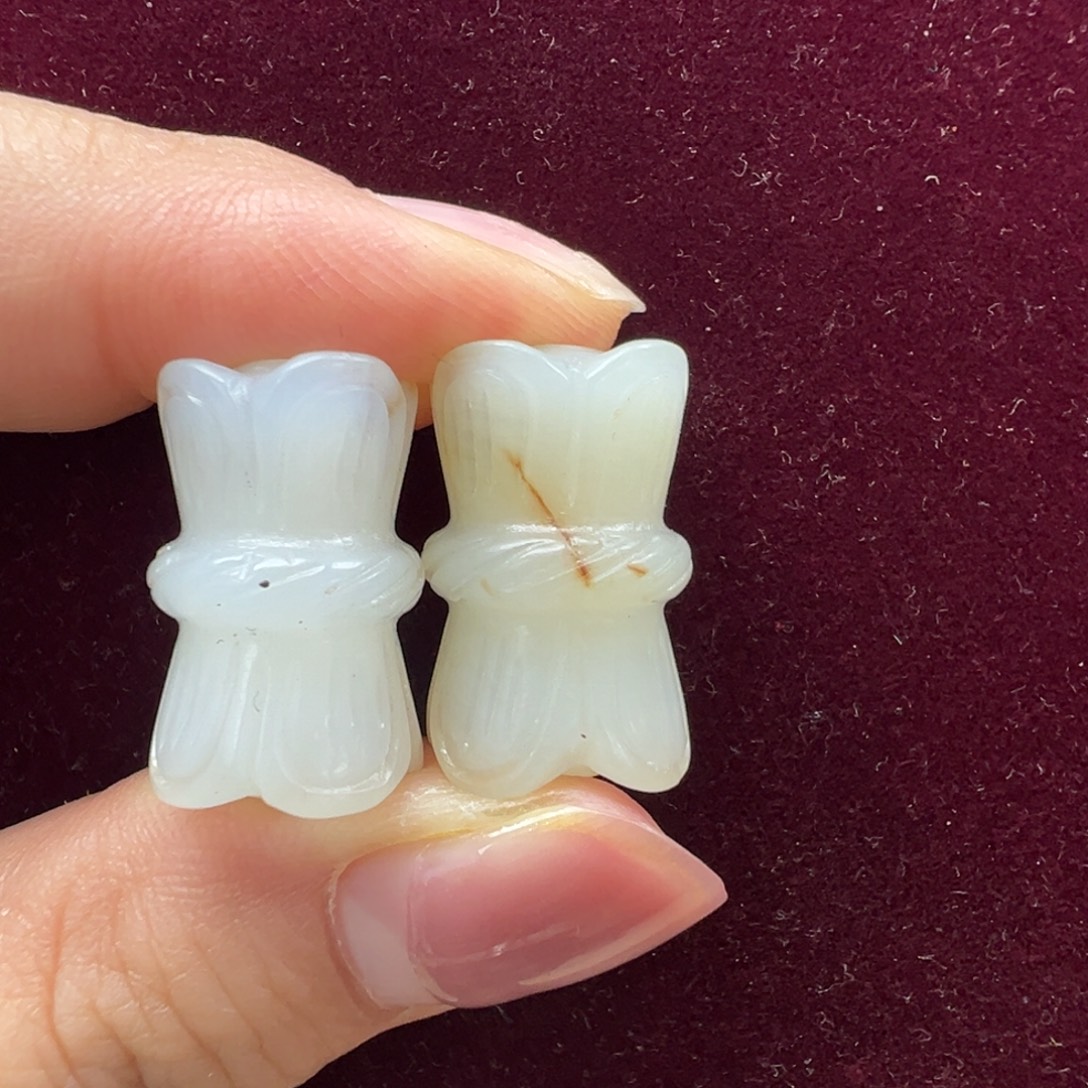 王***平岫岩老玉（透闪石质玉）未镶嵌颈饰