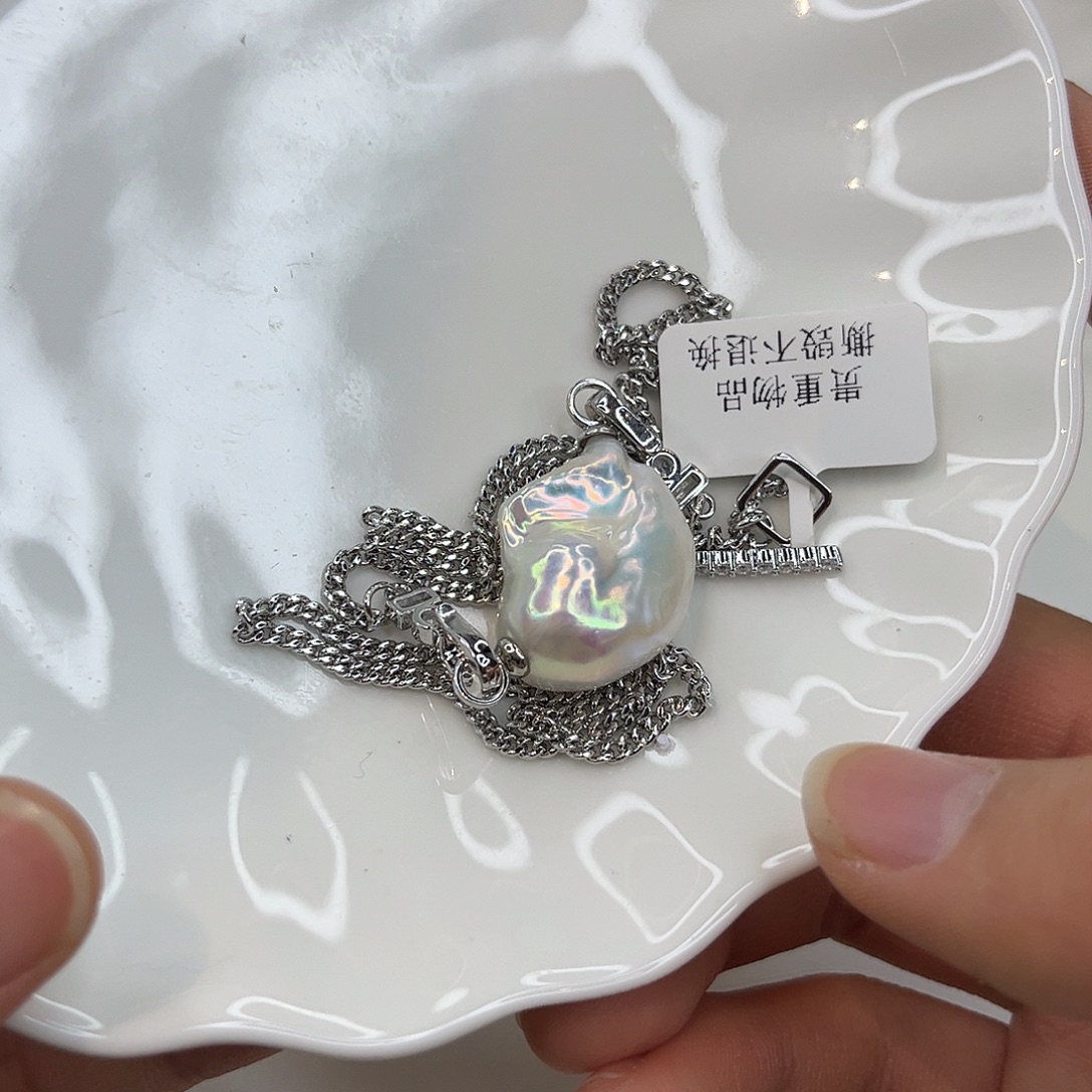 淡水珍珠合金耳饰