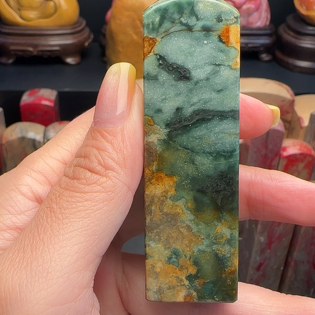 昌化石昌化鸡血石