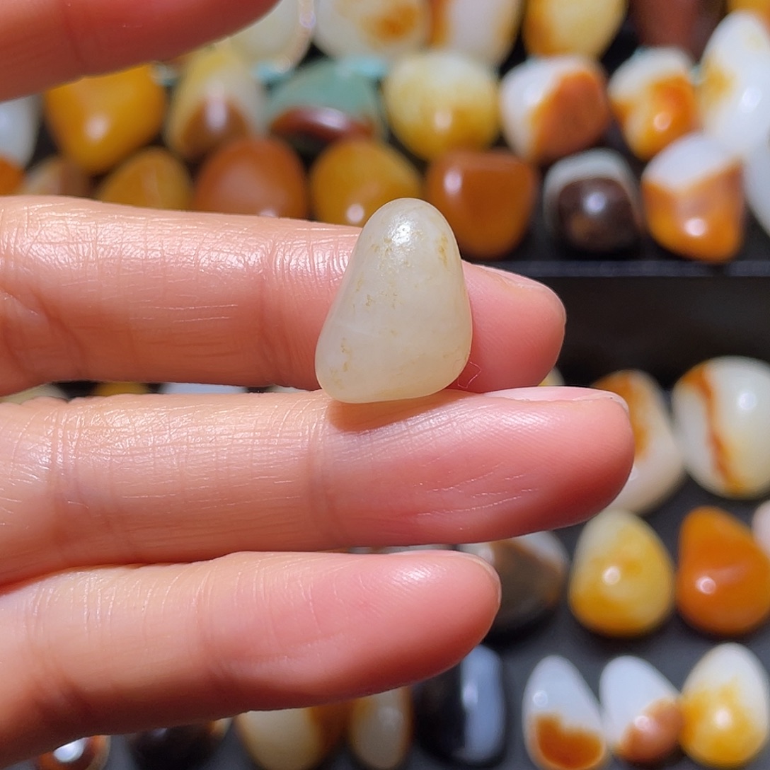 和田玉未镶嵌颈饰3g