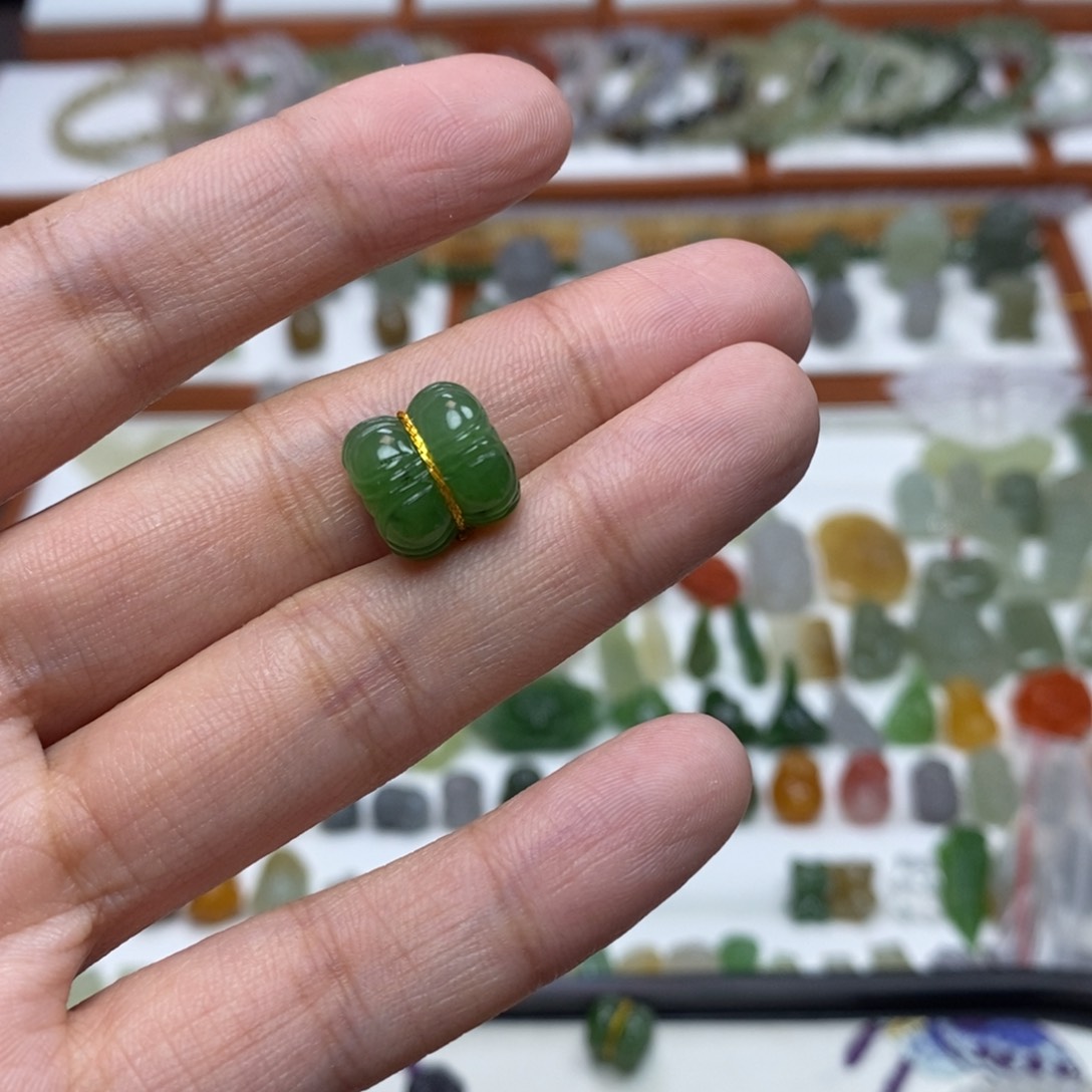 和田玉颈饰未镶嵌酱**头