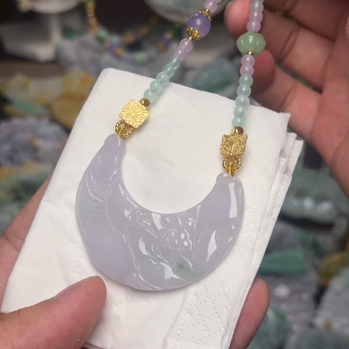 翡翠未镶嵌颈饰吊坠
